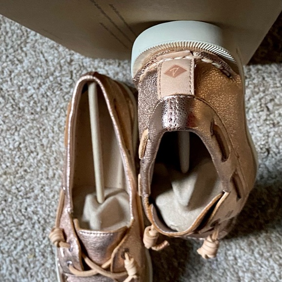 New with box Sperry Shoes size #7 - Picture 10 of 14